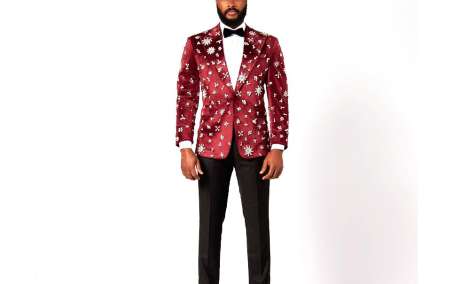 Elegant Burgundy Velvet: Peak Lapel Tuxedo Suit with Embellishments